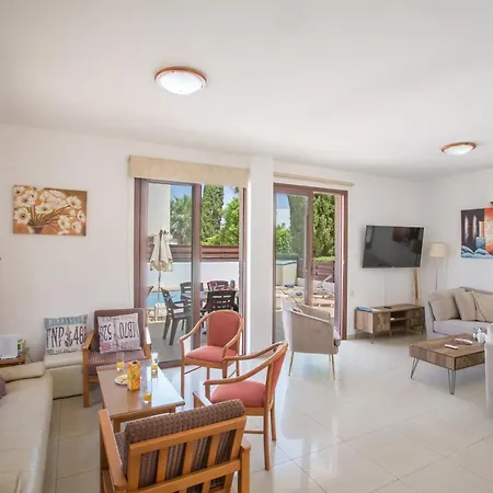 Zouvanis Luxury Villas *